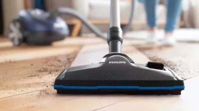 TriActive Pro başlık, kapsamlı bir temizlik için en küçük toz parçacıklarını toplar